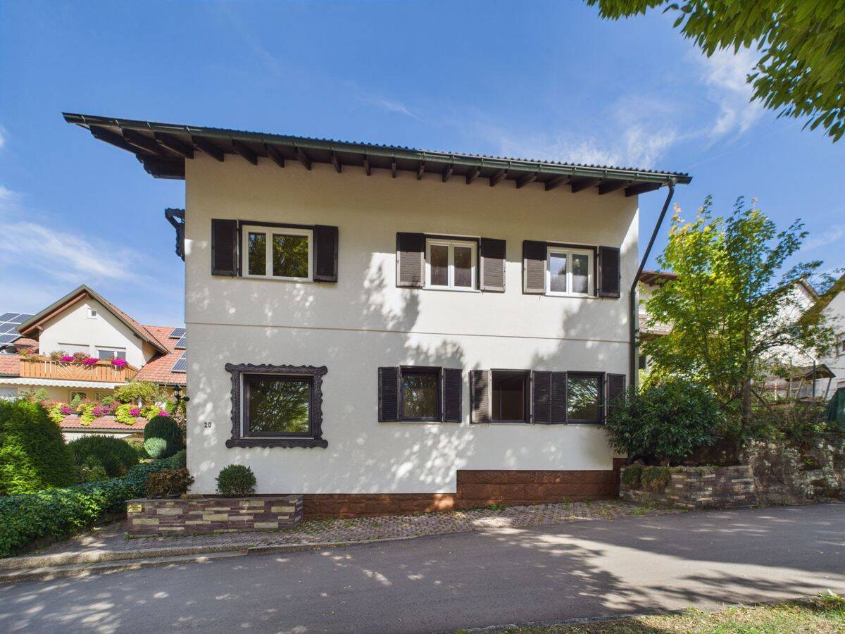 MFH: Aufteiler aufgepasst! 3 x 3 Zimmer-Whg., gute Lage, Ausbaupotential, Balkon, Aussicht, Terrasse, 72270 Baiersbronn