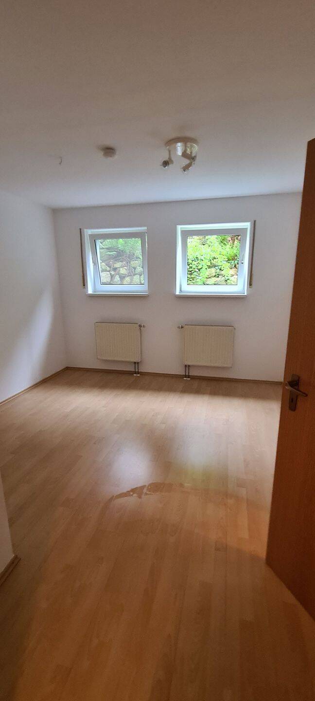 1-Zimmer-Single-Einliegerwohnung im Souterrain in ruhiger Lage – von Privat, keine Provision, 91058 Erlangen (Bruck Eltersdorf Erlangen-Süd Sebaldussiedlung Tennenlohe)