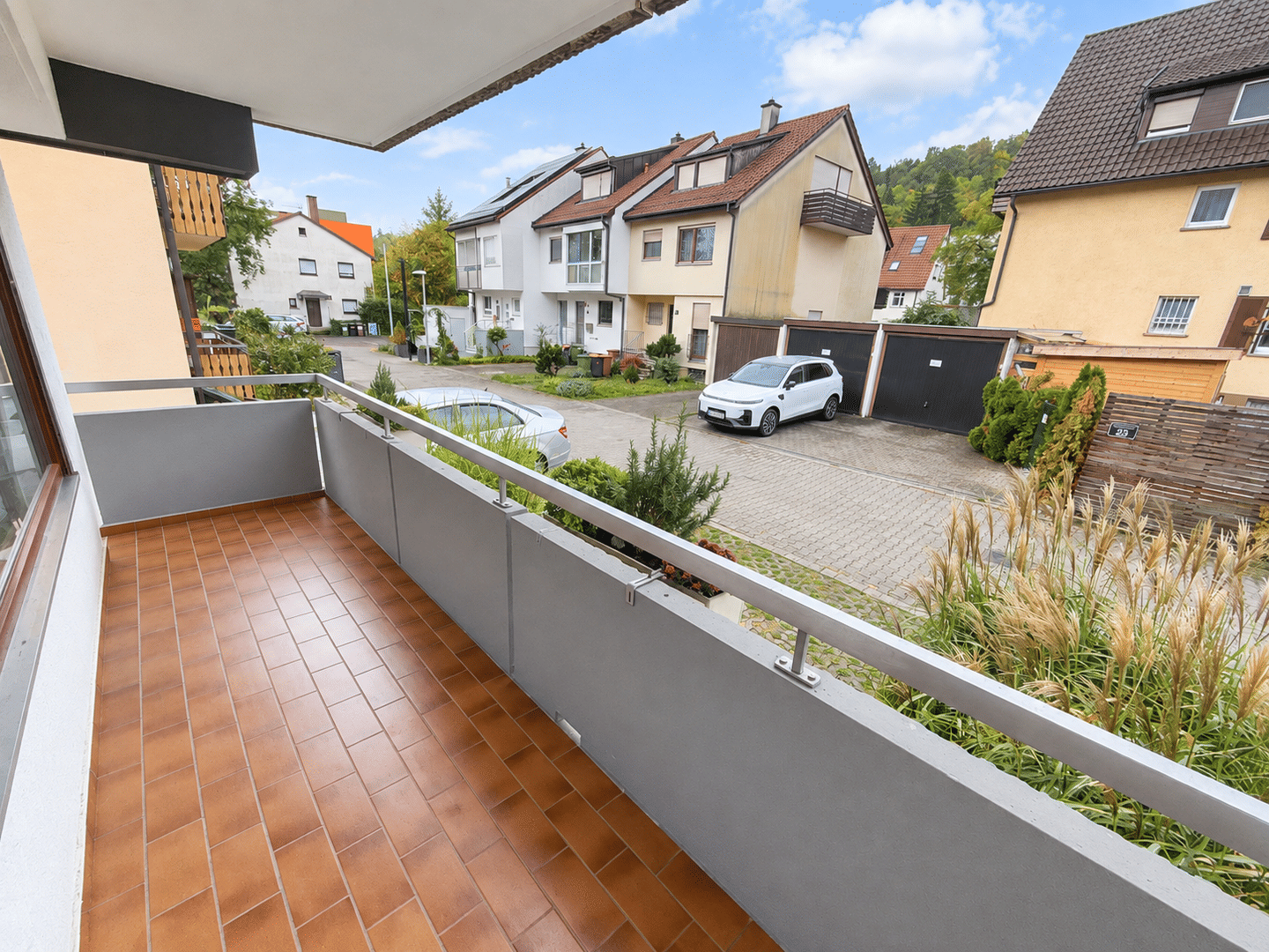 GEPFLEGTE 2-ZI.-WOHNUNG: 50qm Wfl. * gr. Balkon * Keller * EBK * gute ÖPNV-Anbindung *, 70327 Stuttgart