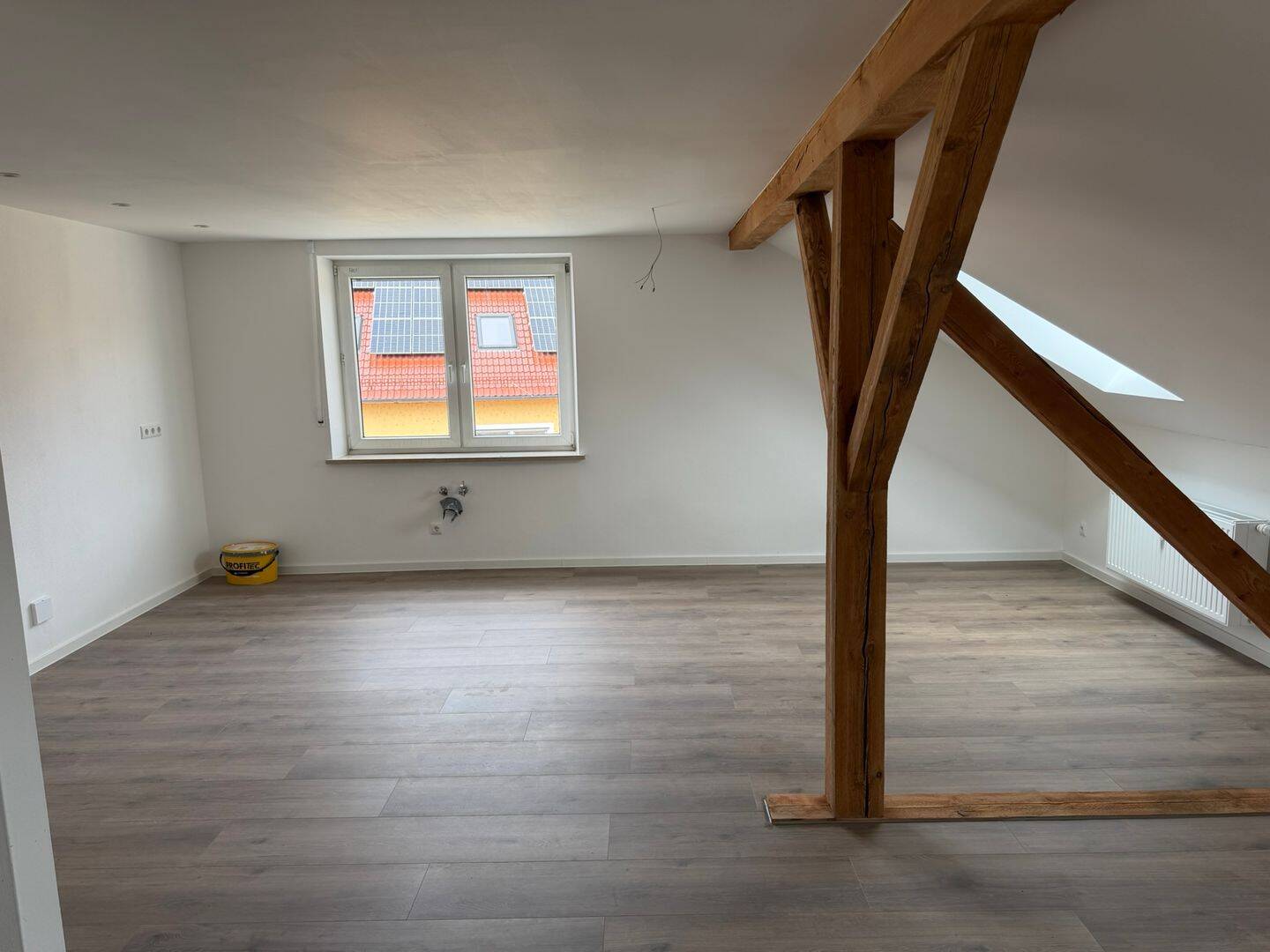 Frisch saniert & bezugsbereit: Attraktive 3-Zimmer-Dachgeschosswohnung, 92436 Bruck i.d. OPf. (Bruck)