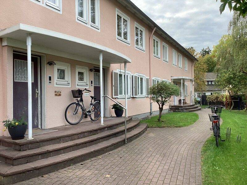 Frisch renovierte 2-Zimmer-Wohnung mit ca. 56 m² Wohnfläche und Balkon, 30519 Hannover