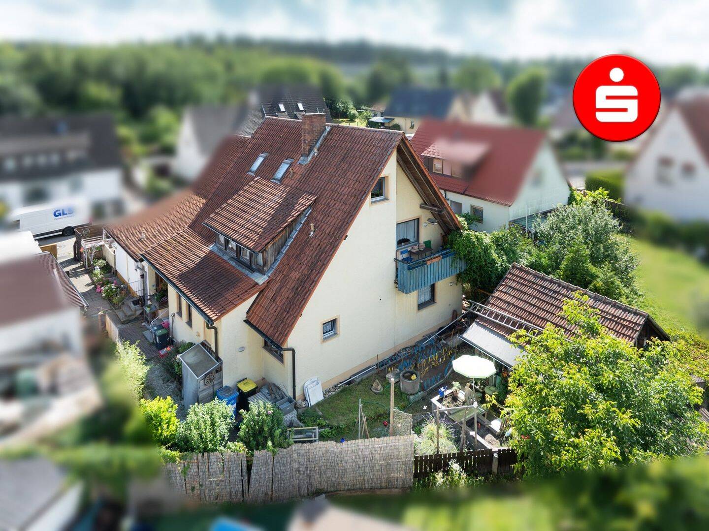Große Doppelhaushälfte in Nürnberg Moorenbrunn – nutzbar als Ein- oder Zweifamilienhaus, 90475 Nürnberg
