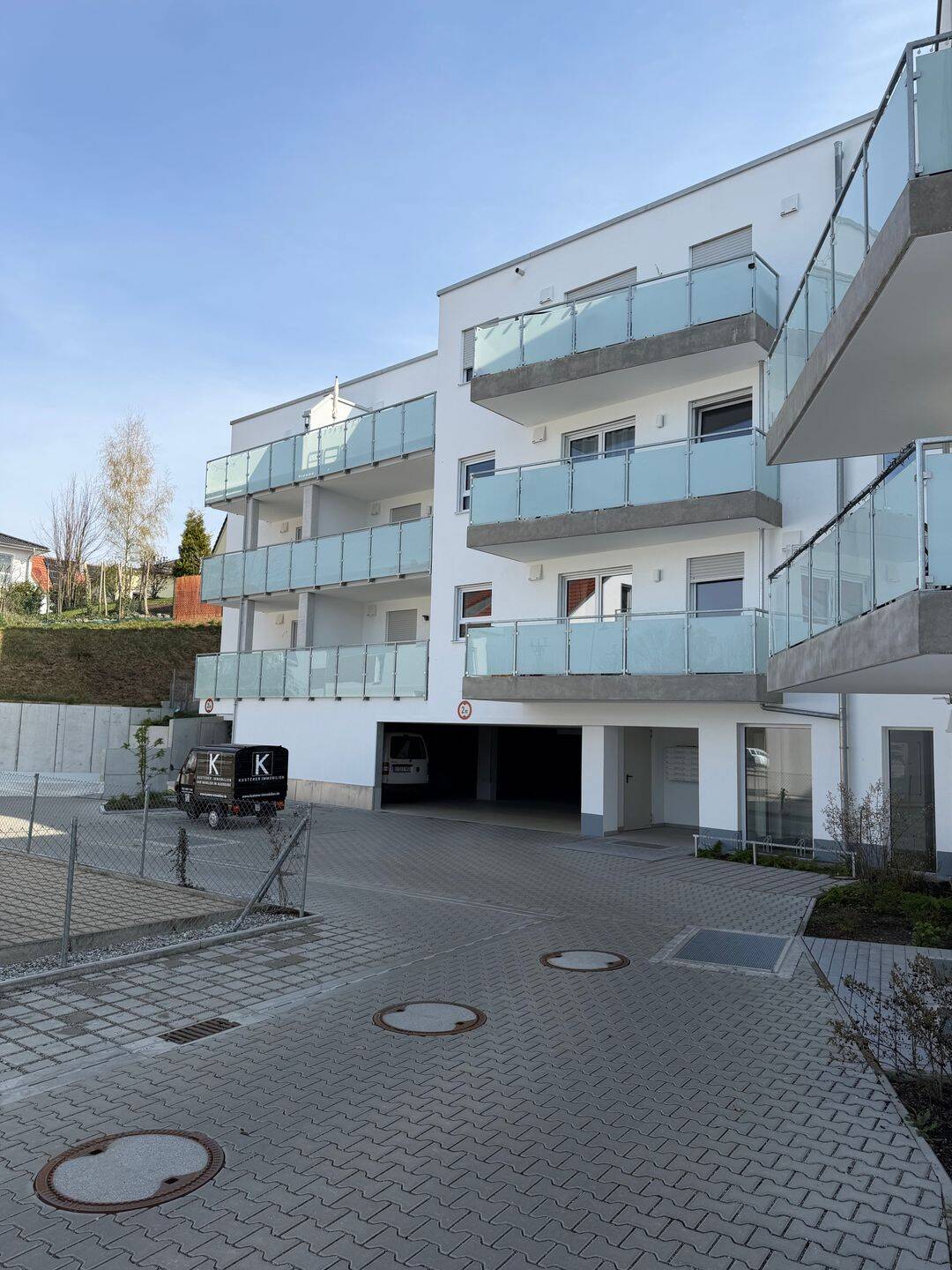 Wohnen mit Stil – moderne 3-Zimmer-Wohnung mit 2 Balkonen in Mering, 86415 Mering