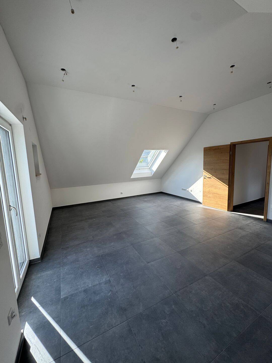 Charmanter Neubau-Erstbezug in Top-Lage Nürnberg-Thon Dachgeschoss, 90425 Nürnberg