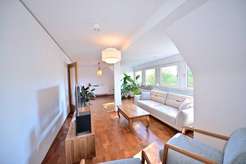 Charmantes Wohnen mit persönlichem Flair – gemütliche 3 Zimmer Wohnung inkl. Dachstudio, 90571 Schwaig b. Nürnberg