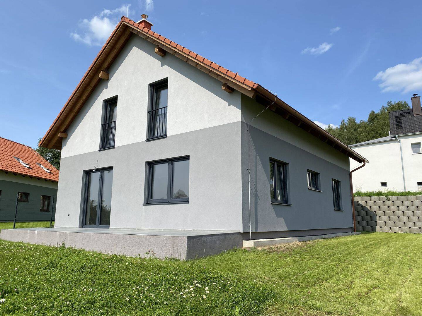 Neubau mit Lipno-Seeblick – Wohnen und Ferien im Böhmerwald Freistehendes Haus in Ruhelage mit 5 Zimmern, zwei Bädern, 94089 Neureichenau