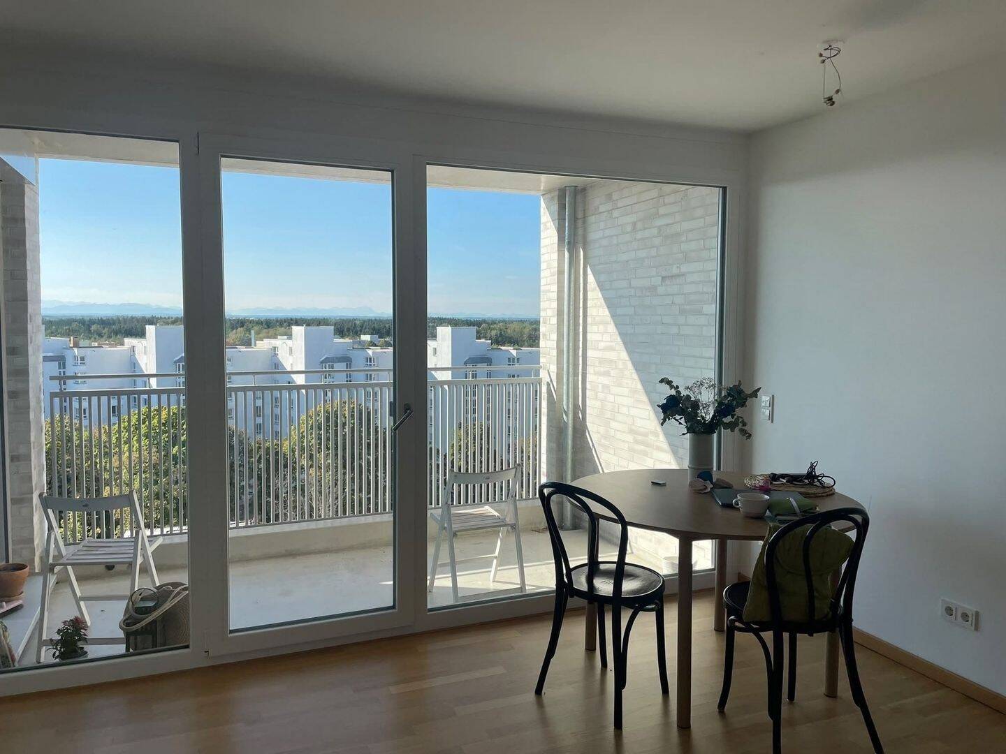 Paare oder Single: 2-Zimmer-Wohnung mit Balkon und Garage in Haar bei München, 85540 Haar (Trudering-Riem)