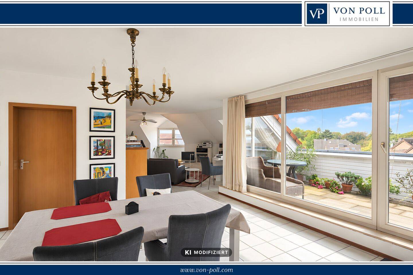 Gemütliche, helle Dachgeschosswohnung mit sonnigem Balkon !, 41468 Neuss