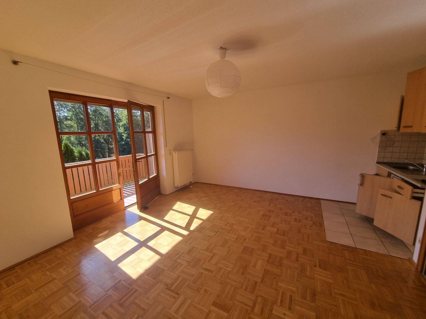 Gepflegte 2-Zimmer-Wohnung mit Balkon in Edenstetten, 94505 Bernried