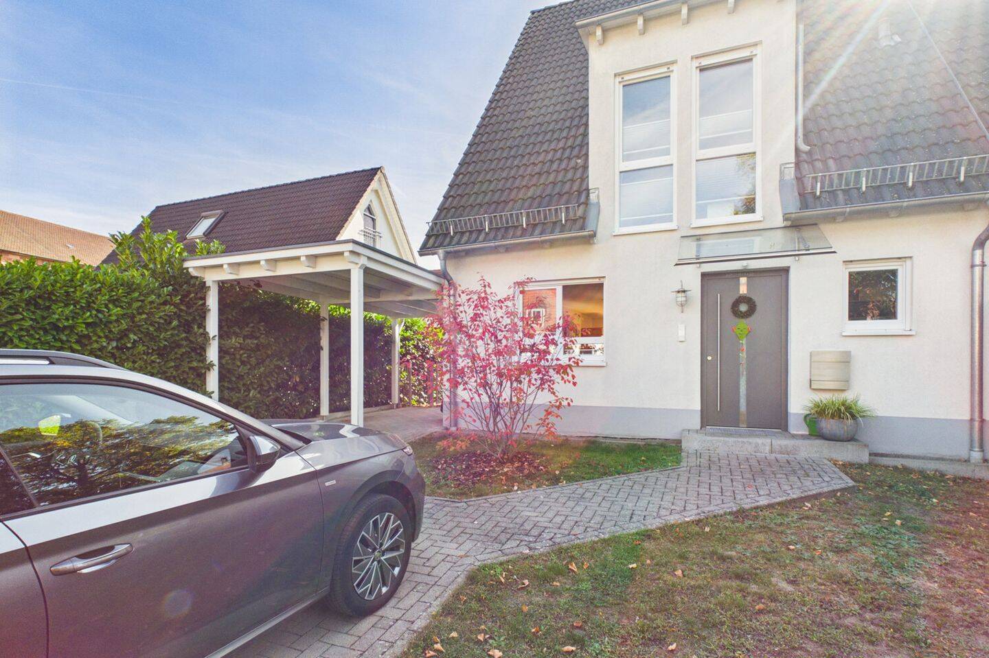 Einziehen und ankommen – gepflegte Doppelhaushälfte mit Garten und Carport, 63741 Aschaffenburg (Damm Innenstadt Leider Nilkheim Strietwald)