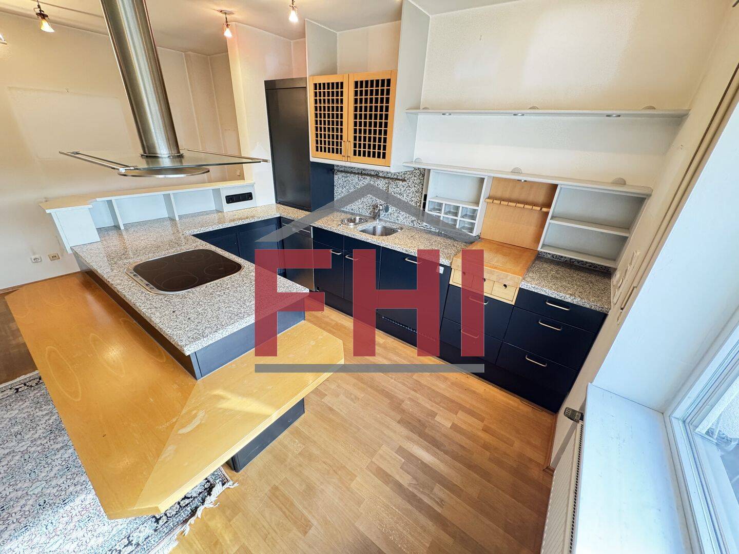 Zentrale 3-Zimmer-Wohnung in Gunzenhausen mit Garage, Balkon, Dachterrasse & Keller, 91710 Gunzenhausen