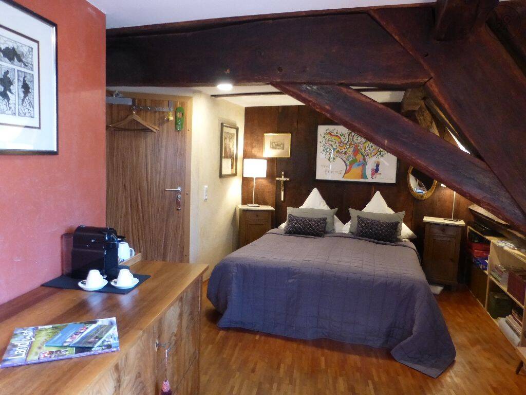 Geschmackvoll möbliertes Zimmer in Kandern mit Badezimmer, 79400 Kandern