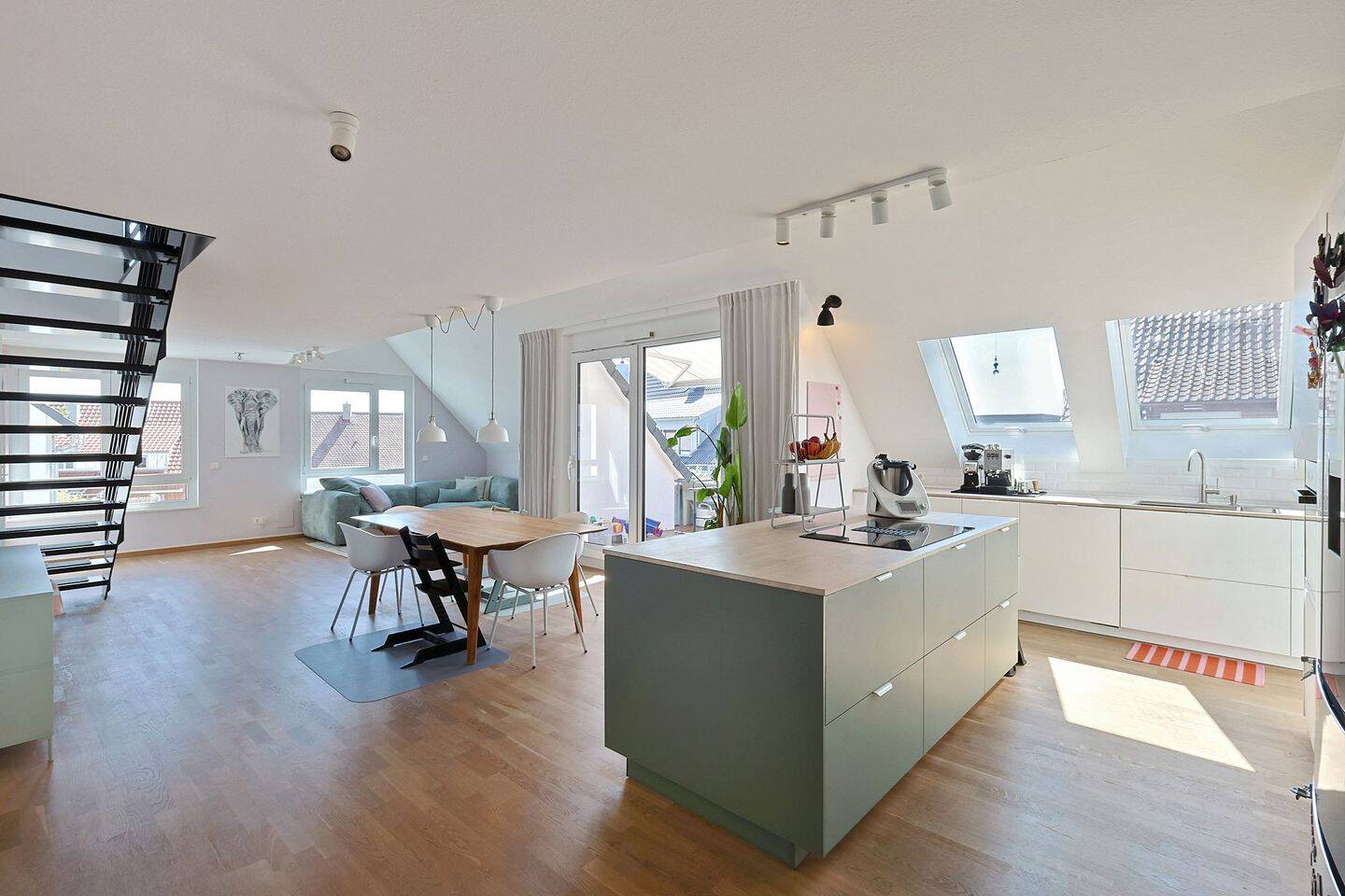Neuwertige, gehobene Maisonettewohnung mit moderner Ausstattung, 71277 Rutesheim