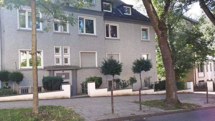 PERFEKT FÜR Studenten Nähe Uni-Klinikum – gepflegte 3 Raum DG-wohnung, 45147 Essen (Frohnhausen Holsterhausen Rüttenscheid)
