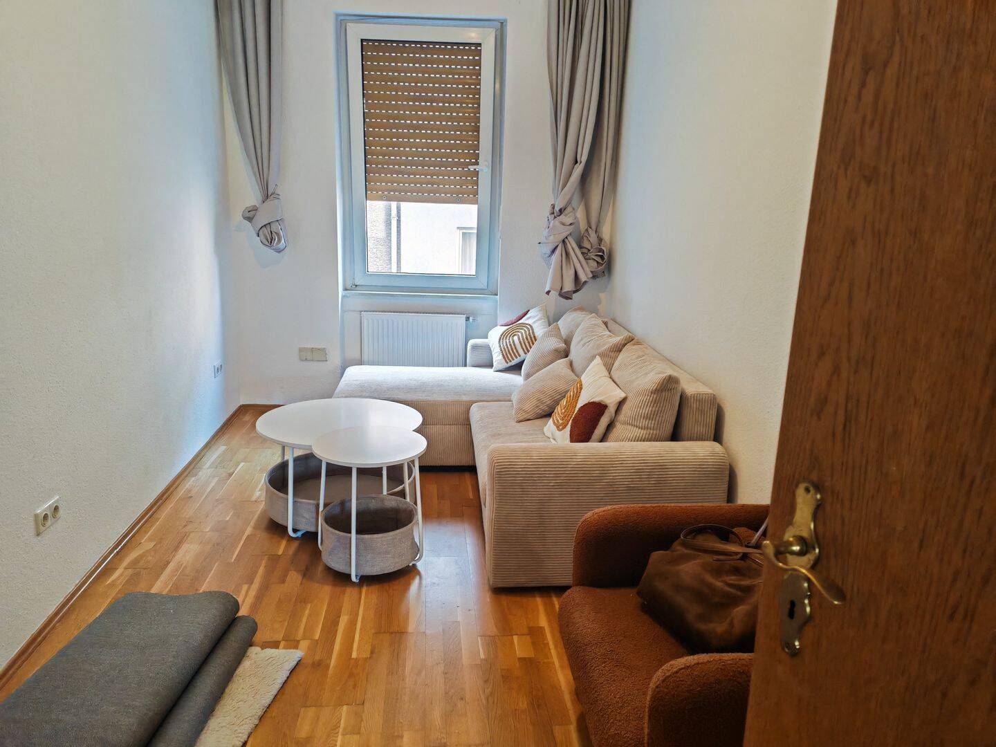 2 ZW WOHNUNG WANNENBAND EBK ALLE ZIMMER TAGESLICHT NÄHE UNI KLINIK BRUCHFELDSTR MIT ROSSMANN EIFLER PENNY REWE BUS/BAHN LAUFNÄHE S BAHN LYONERSTR, 60528 Frankfurt am Main (Niederrad Sachsenhausen Schwanheim)