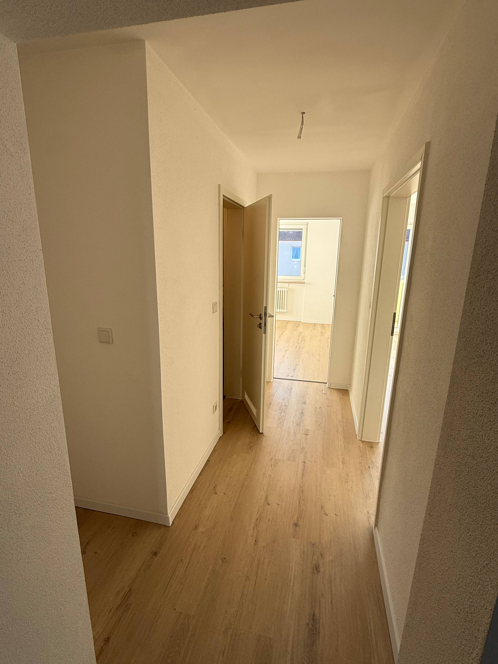 Frisch sanierte 3-Zimmer-Wohnung mit Südwest-Balkon in Nürnberg-Maxfeld, 90409 Nürnberg (Großreuth h. d. Veste Gärten h. d. Veste Maxfeld Schoppershof)