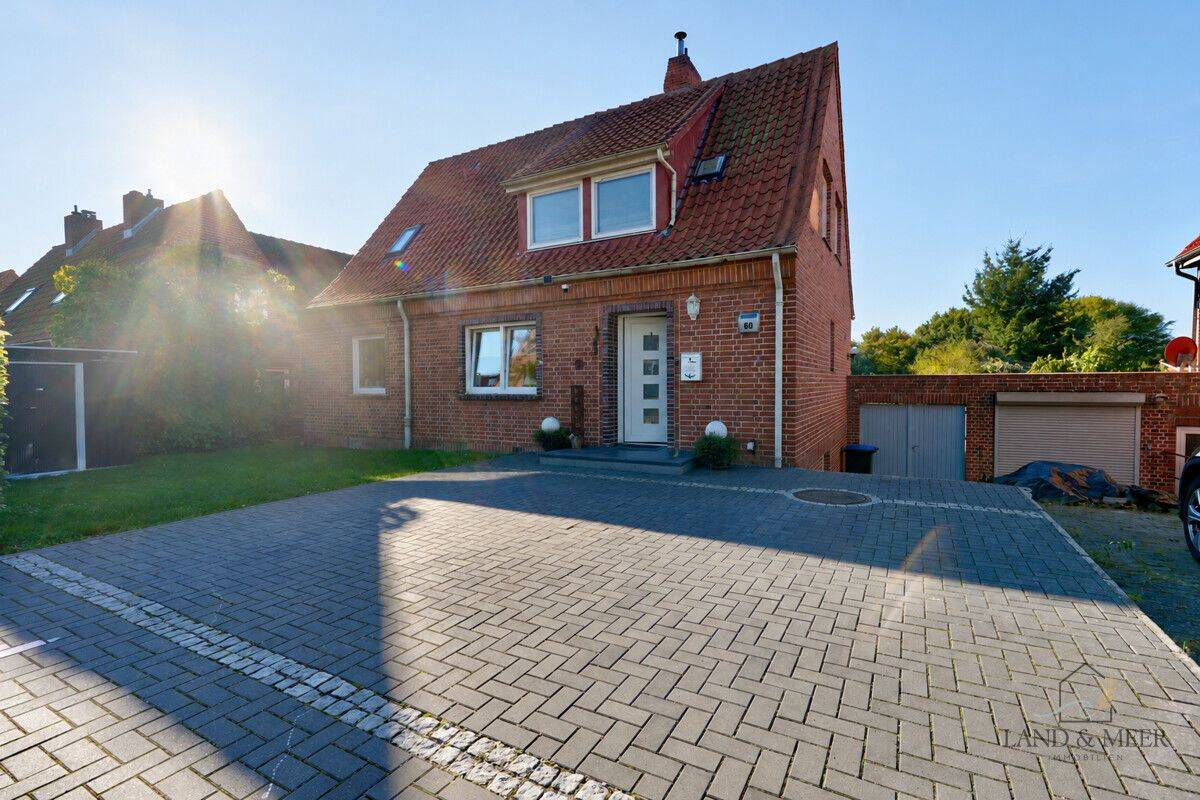 Ostseenahes Einfamilienhaus mit 130 m² Wohnfläche, Gartengeschoss & großem Garten, 23758 Oldenburg in Holstein