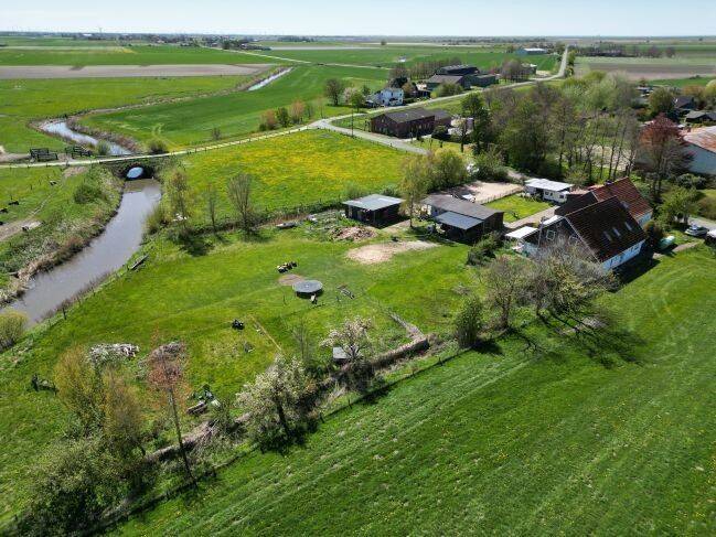 Landhaus mit Einliegerwohnung, Paddock und fast Alleinlage nahe Büsum, 25797 Wöhrden