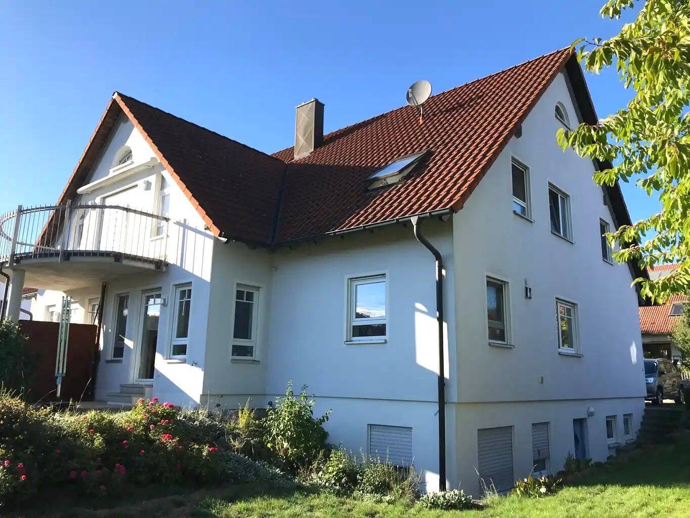 Helle, hochwertige DG Wohnung in ruhiger Wohnsiedlung zur Miete, 86739 Ederheim