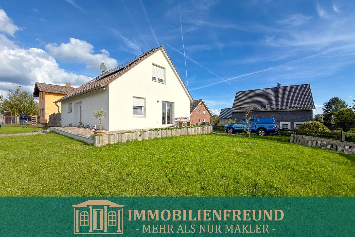 Energieklasse A+: Kernsaniertes EFH mit Wärmepumpe, PV-Anlage und Garage in Wermelskirchen, 42929 Wermelskirchen
