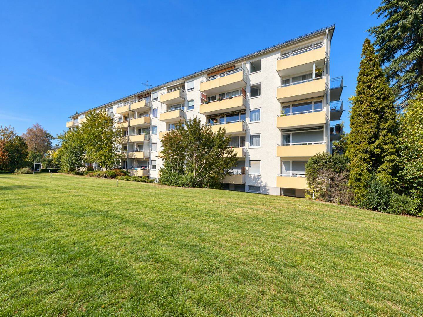Attraktives 1-Zimmer-Apartment mit separater Küche und Balkon in gefragter Lage von Germering, 82110 Germering