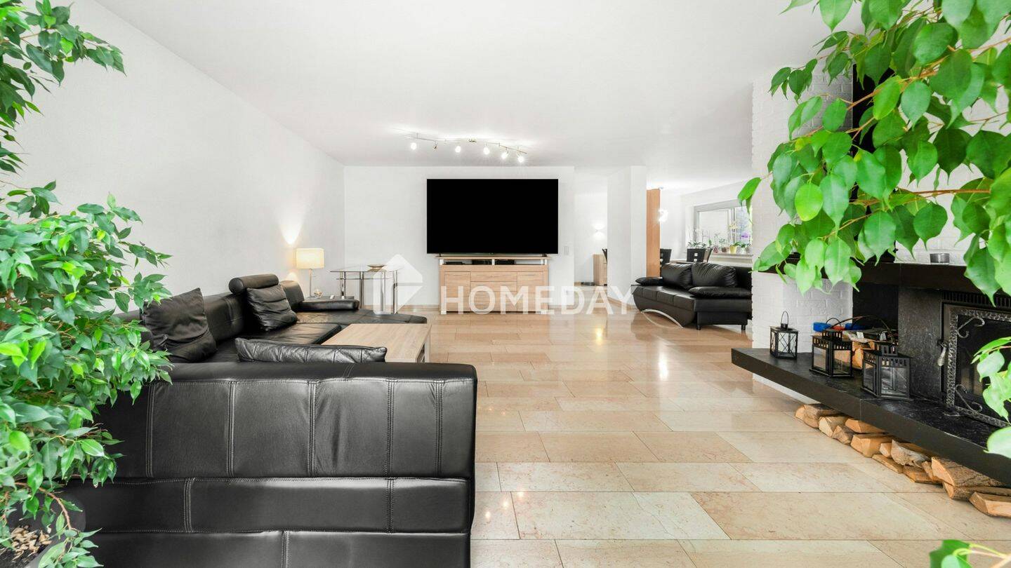 Wohnen mit Stil: modernisierte Erdgeschosswohnung mit Kamin, Massagedusche & privatem Garten, 40882 Ratingen