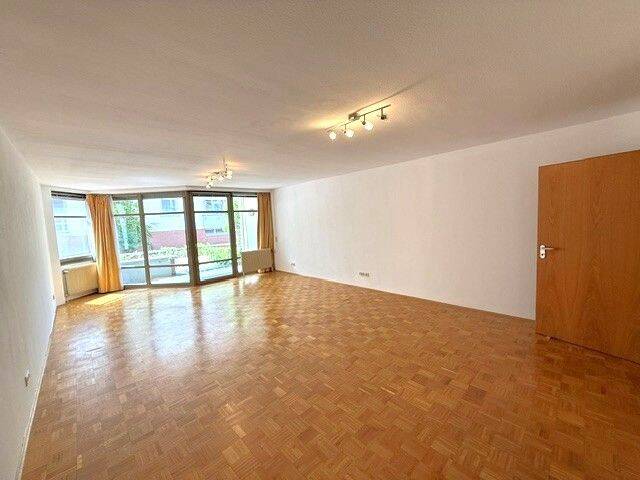Bezugsfreie Citywohnung mit Balkon, TG-Stellplatz und Aufzug, 97070 Würzburg (Altstadt)