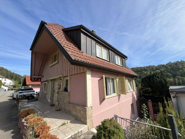 !Charmantes Einfamilienhaus mit großzügigem Grundstück und schönem Ausblick!, 72172 Sulz am Neckar