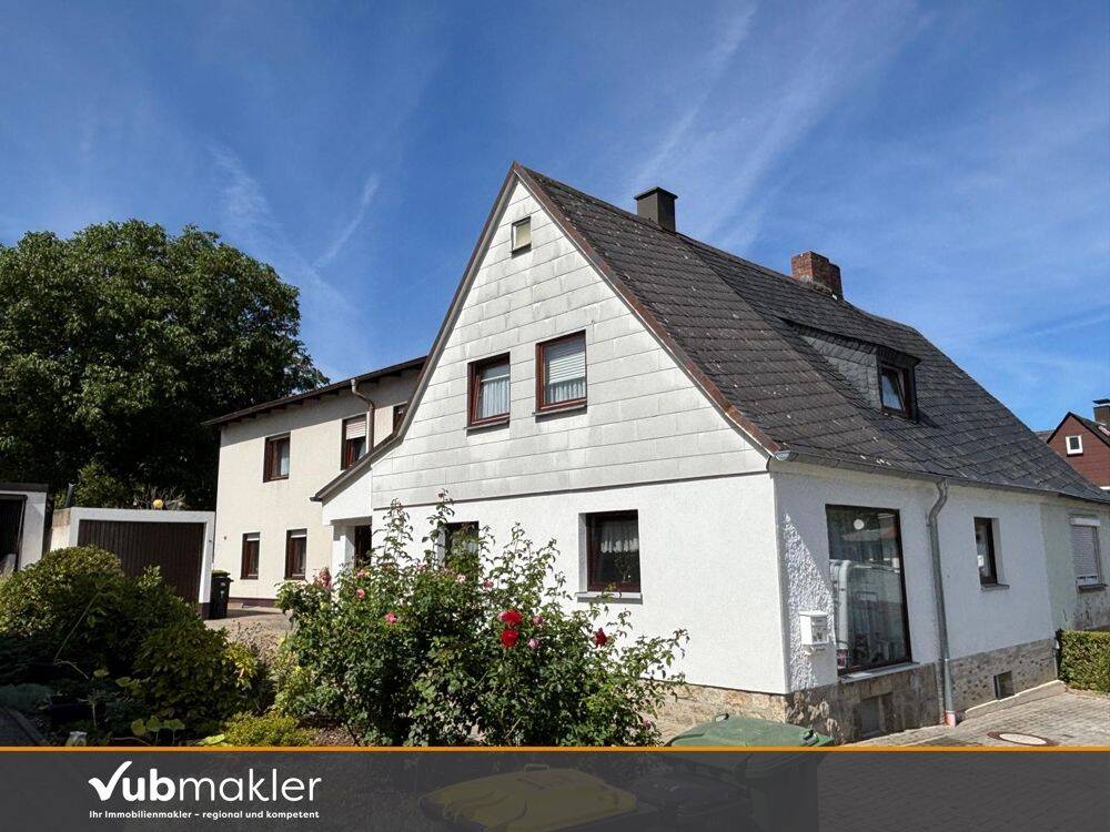 Einfamilienhaus mit ca200 qm Wohnfläche, großem Grundstück und Zweifamilienhaus Potenzial in Arzberg, 95659 Arzberg