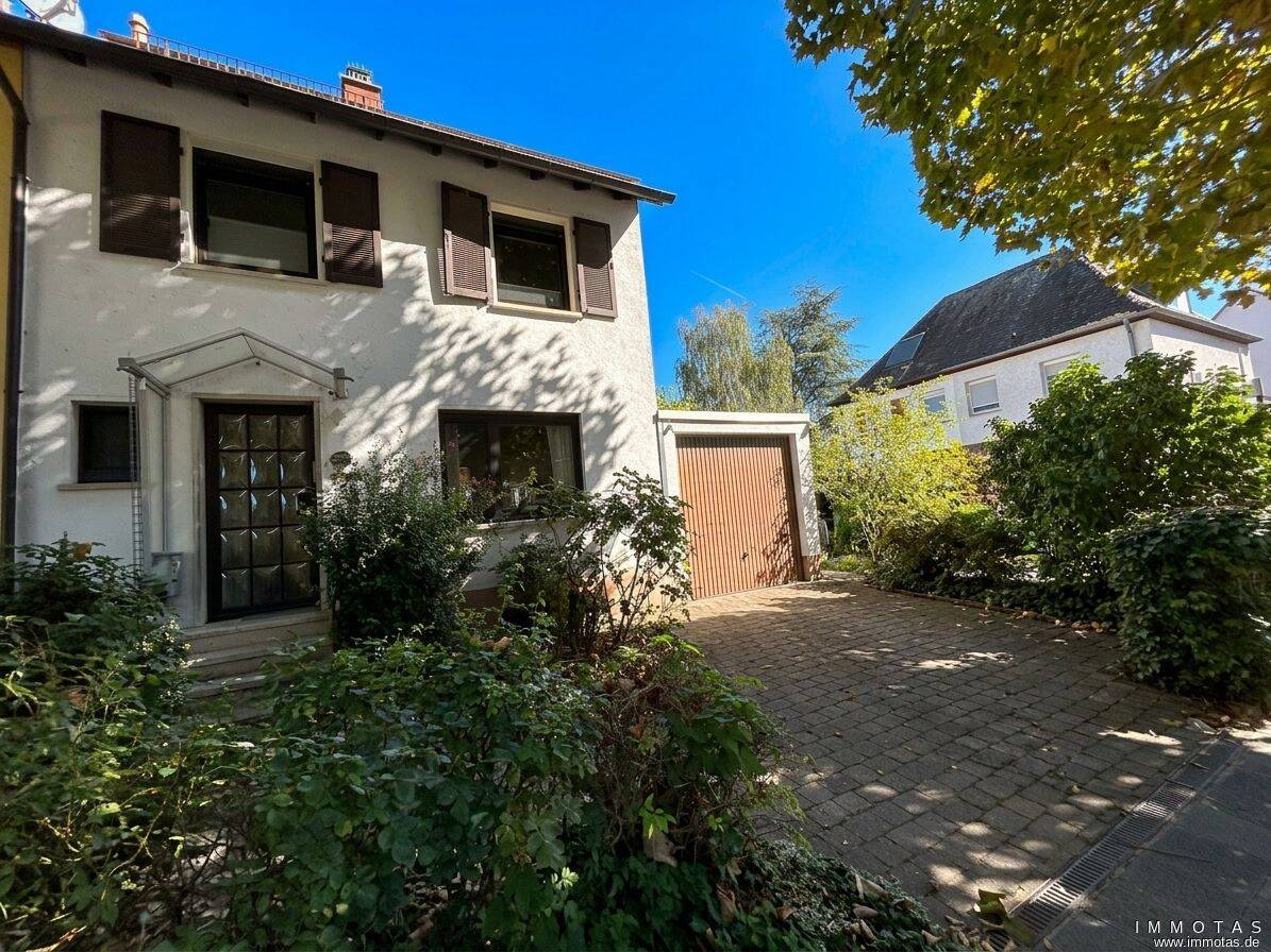 Reihenendhaus mit Garten, Garage, Kaminofen und ausgebautem Dachgeschoss in Frankenthal, 67227 Frankenthal (Pfalz)