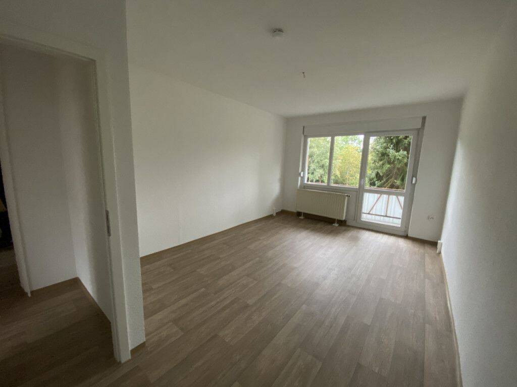 Endlich genug Raum – Helle 4-Zimmer-Wohnung mit neuem Glanz, 98527 Suhl (Suhl)
