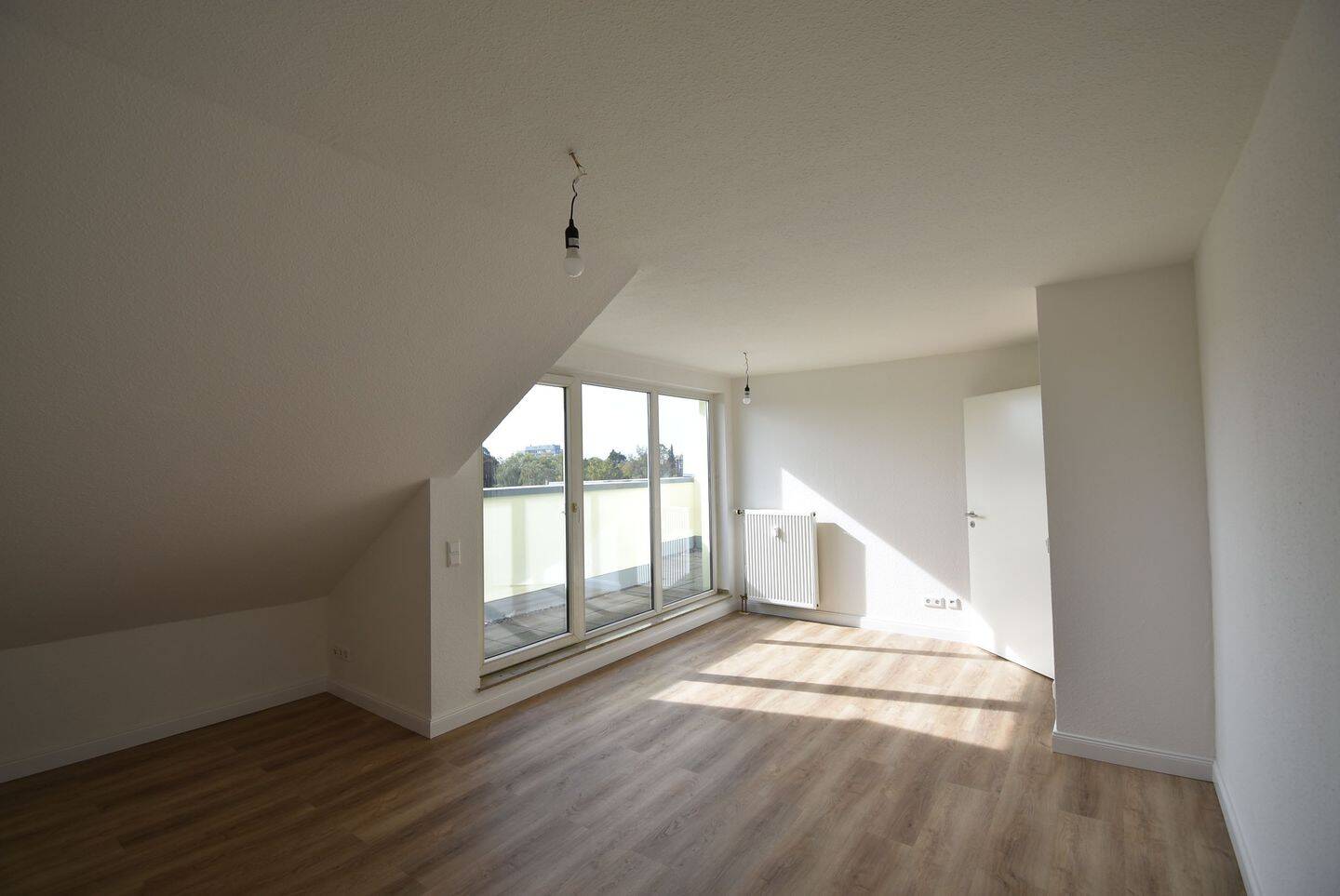 Zentrale Lage! Renovierte 2-Zi-Whg mit Balkon, 47803 Krefeld