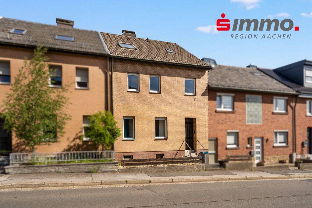 Familienfreundliches Reihenmittelhaus mit sonnigem Innenhof und Garage in ruhiger und gefragter Lage, 52223 Stolberg (Rhld.)
