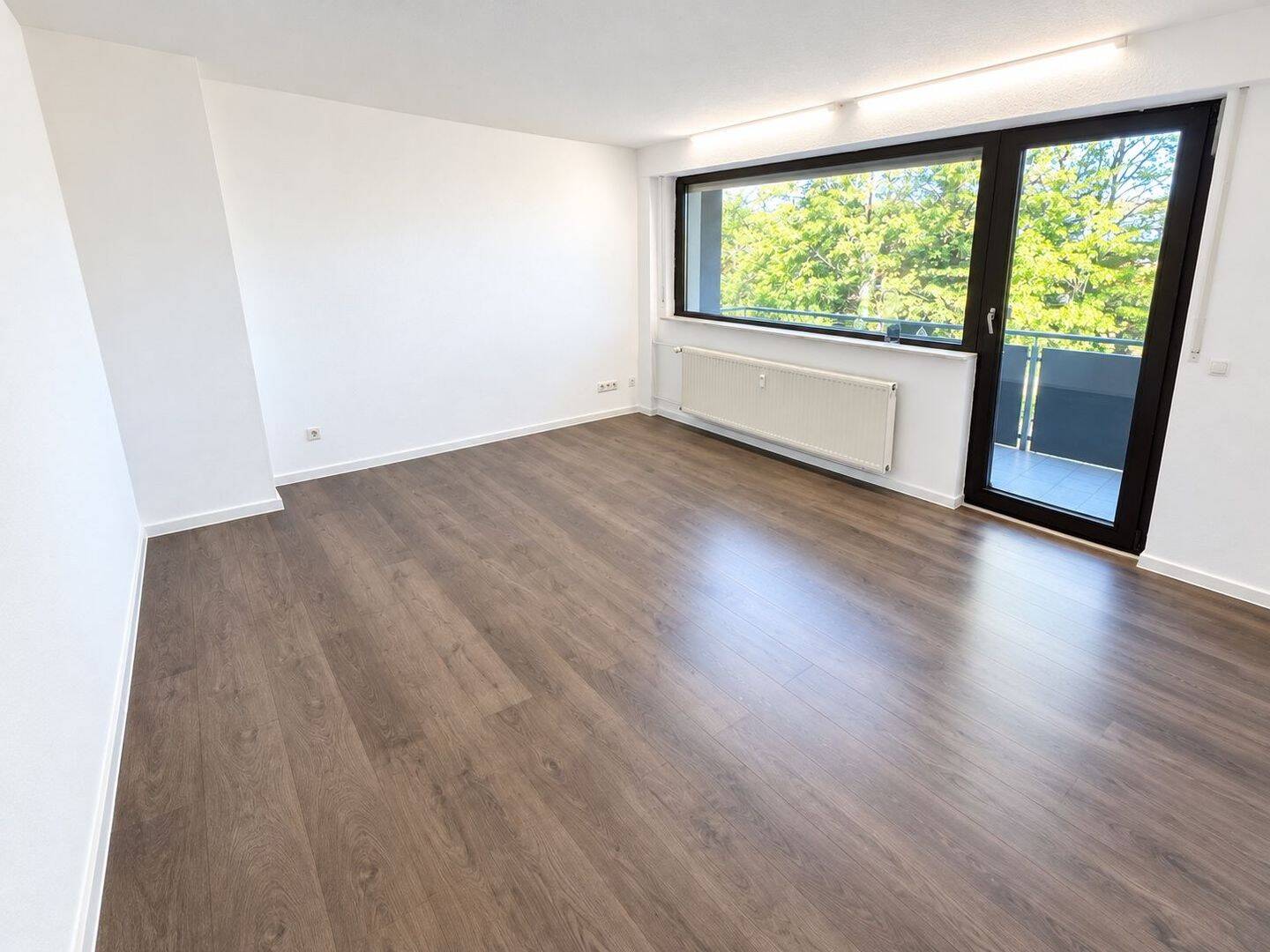 2 Zimmer Wohnung frisch renoviert ab sofort, 69207 Sandhausen