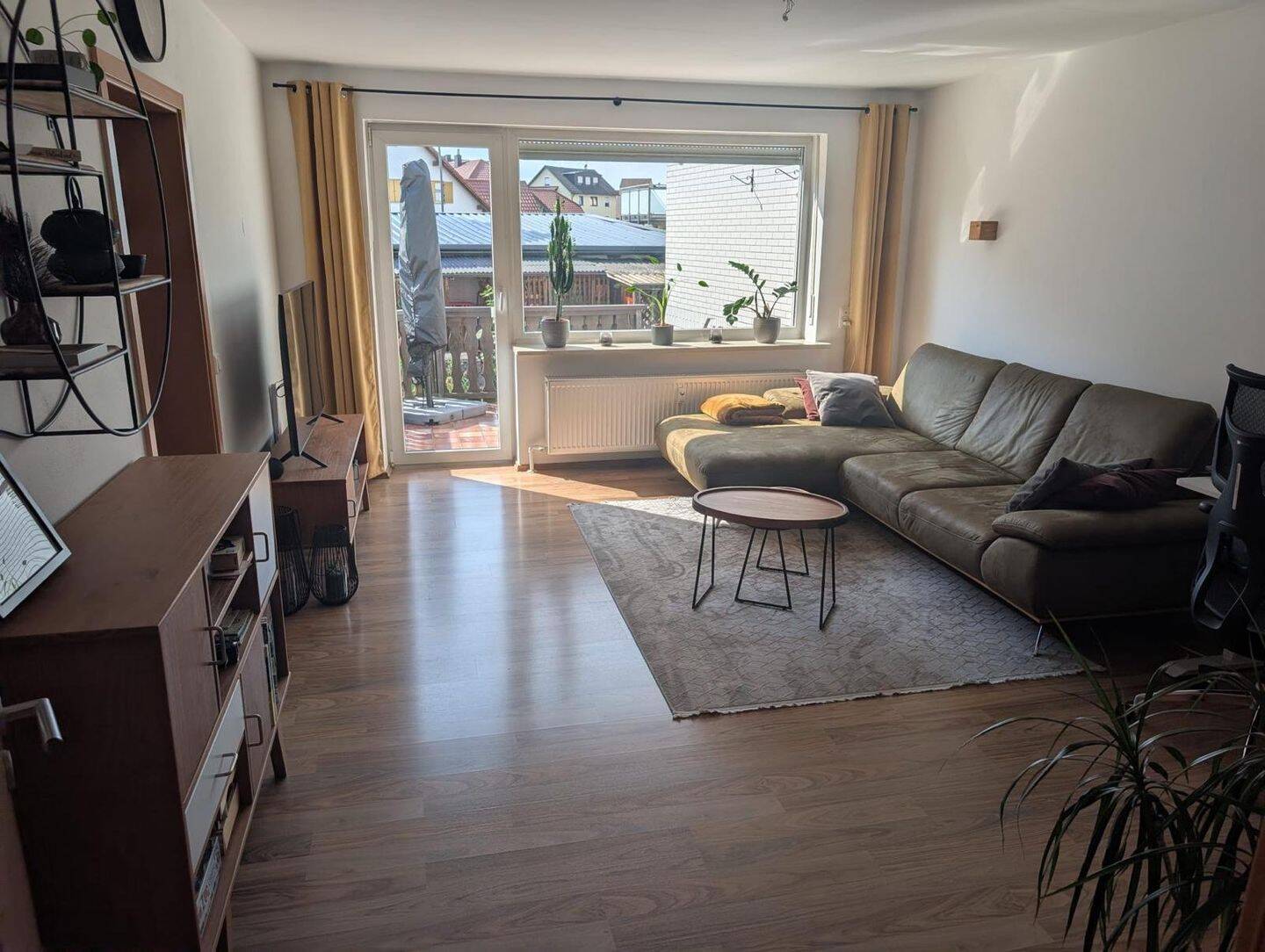90 qm Erdgeschoss-Wohnung, 92521 Schwarzenfeld