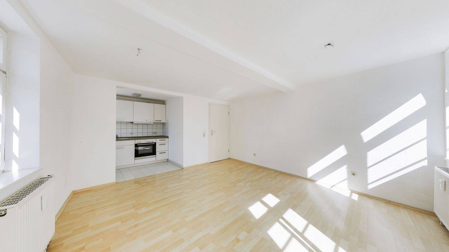 Für Immobiliensammler oder als Einsteigerwohnung: Helle 2-Zimmer-Wohnung in Hessigheim mit Stellplatz, 74394 Hessigheim