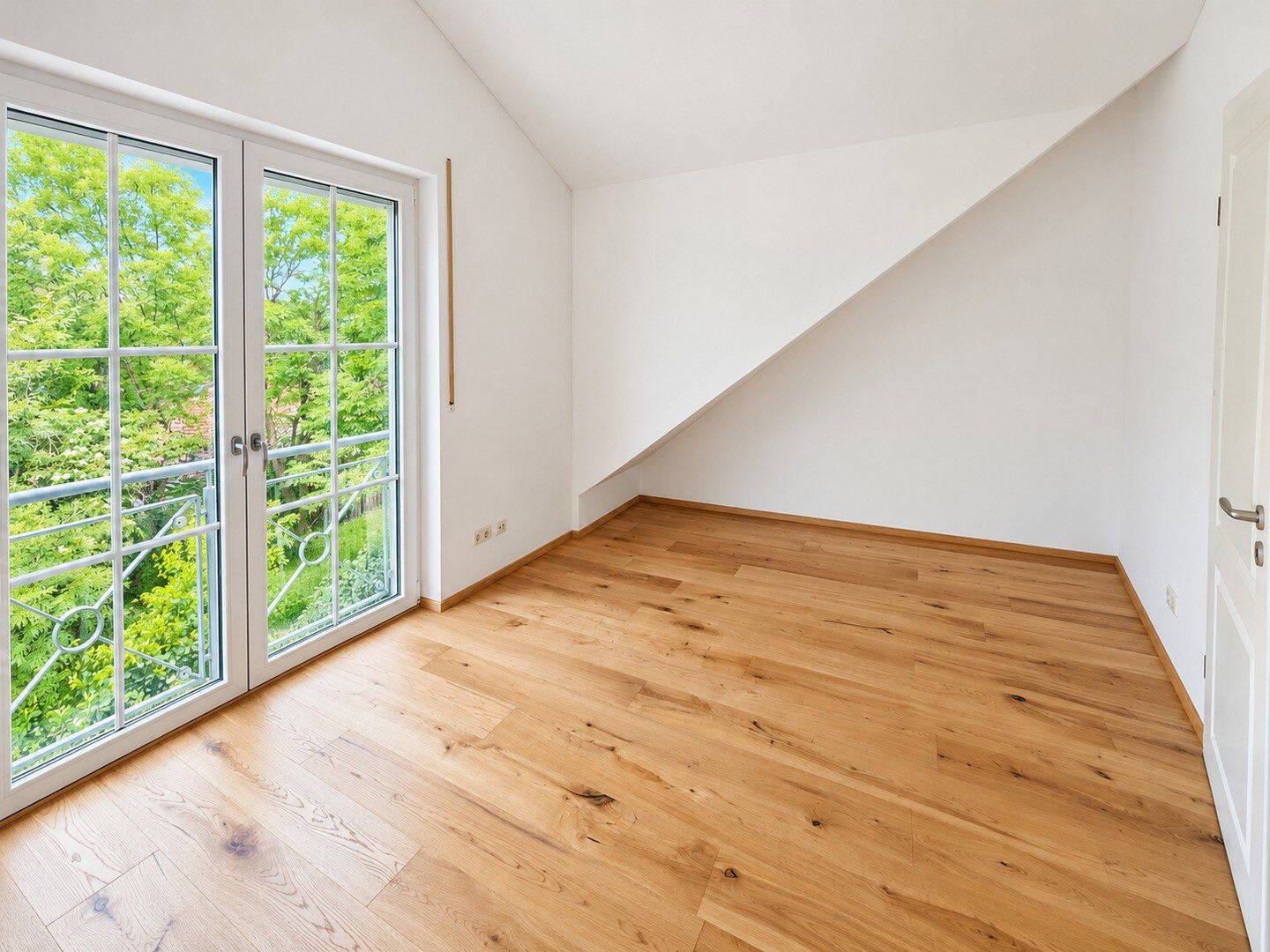 Schöne DG-Wohnung mit Einbauküche und Garten im Herzen Haar’s, 85540 Haar (Trudering-Riem)