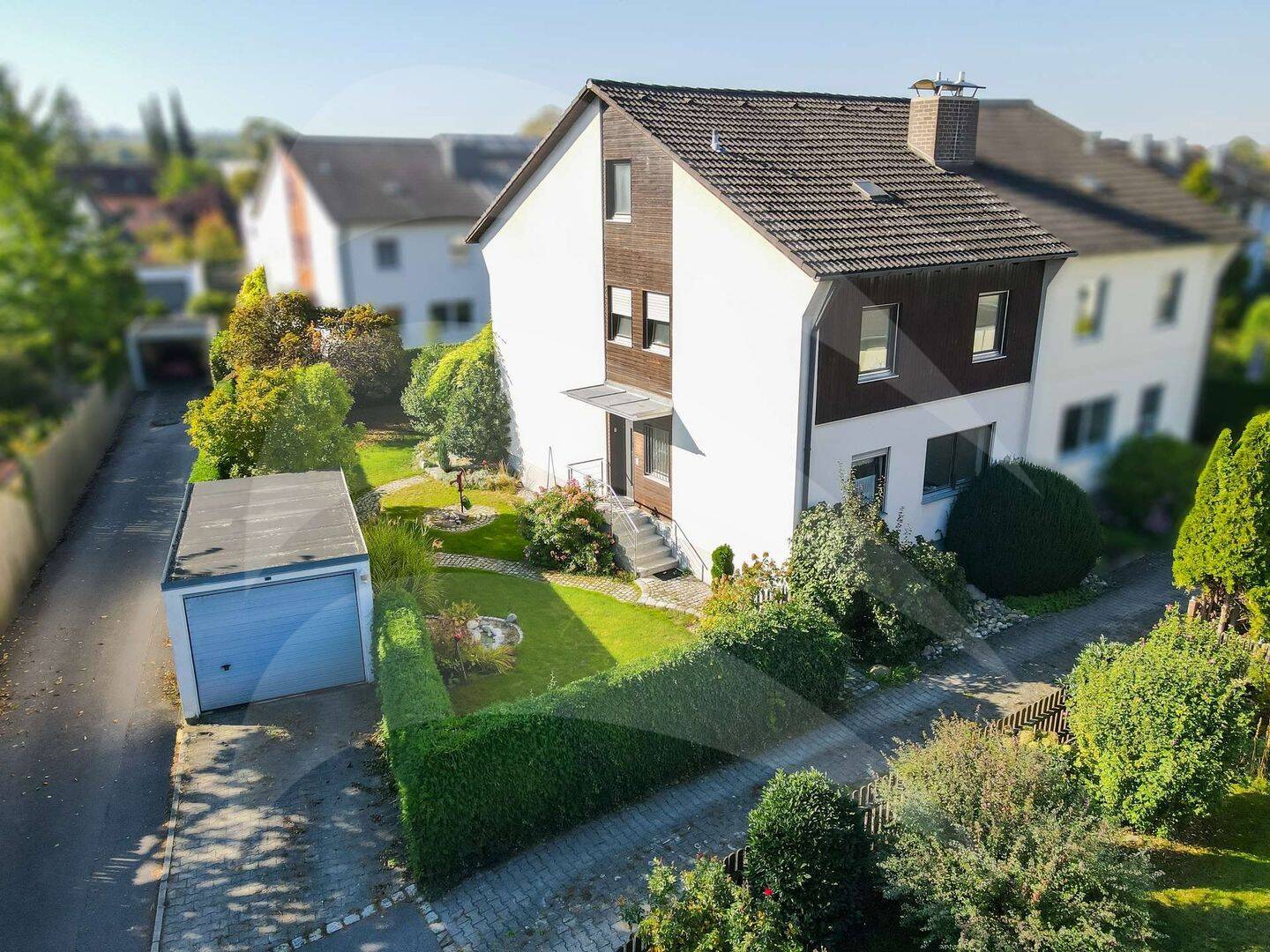 Landshut-West: Großzügige Doppelhaushälfte mit 7 Zimmern und schönem Garten, 84034 Landshut (Münchnerau Nikola West)