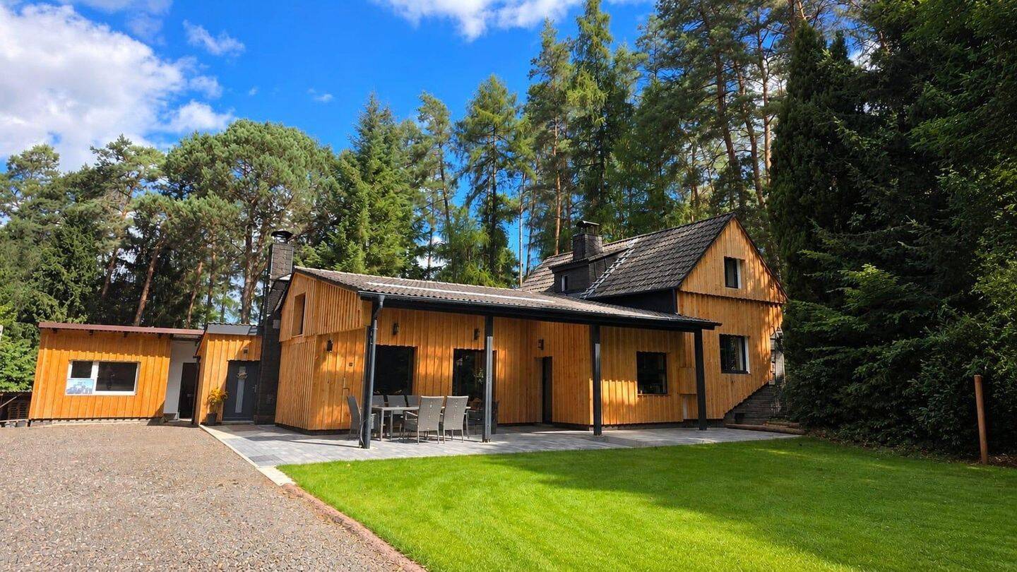 Forsthaus / Chalet in Alleinlage * Kernsaniert *, 35117 Münchhausen