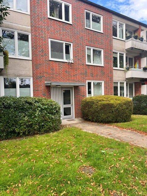 2,5 Zimmer Wohnung im EG mit Balkon in Ahrensburg ! Bitte unsere Fragen beachten !, 22926 Ahrensburg