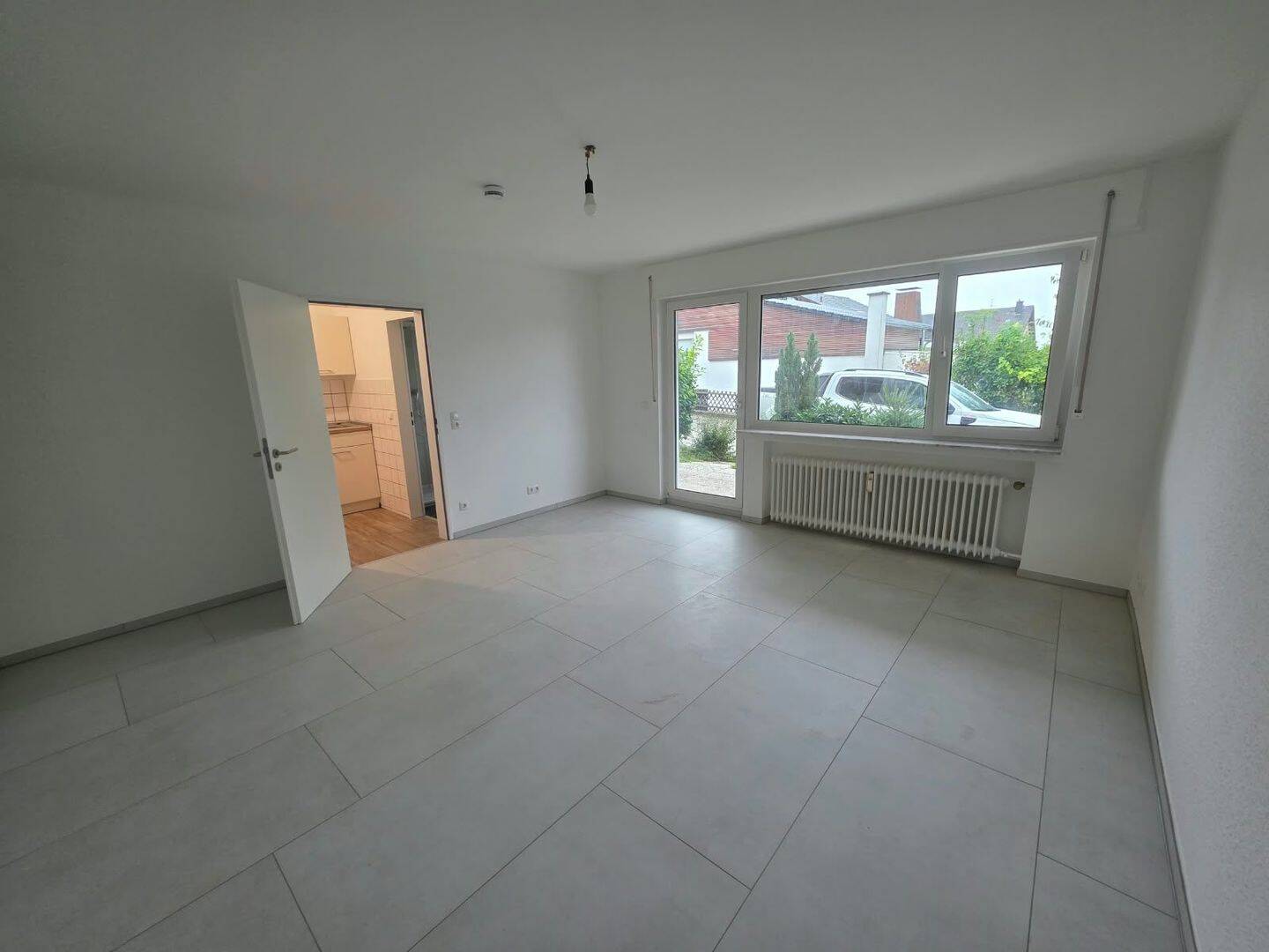 Moderne, vollständig renovierte 1-Zimmer-Wohnung mit Terrasse in Bornheim, 53332 Bornheim
