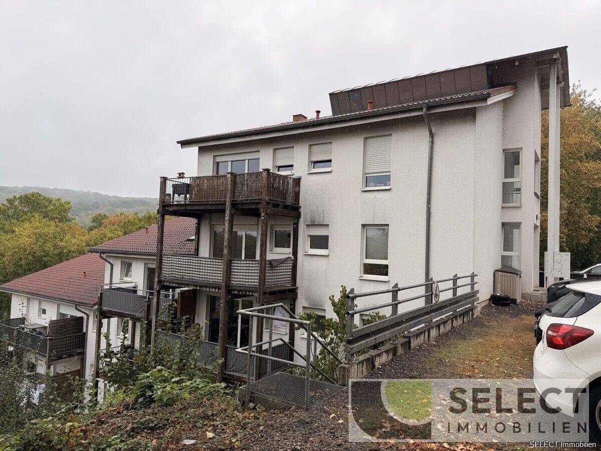 Paket von zwei Eigentumswohnung mit je 2 ZKB, Balkon, Stellplatz und Fernsicht, 66538 Neunkirchen