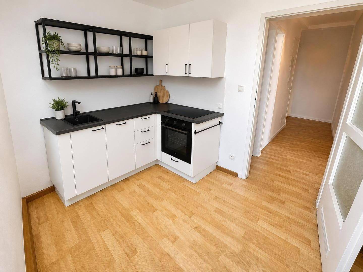 3 Zimmer Wohnung mit neuer Einbauküche / WG geeignet, 90443 Nürnberg