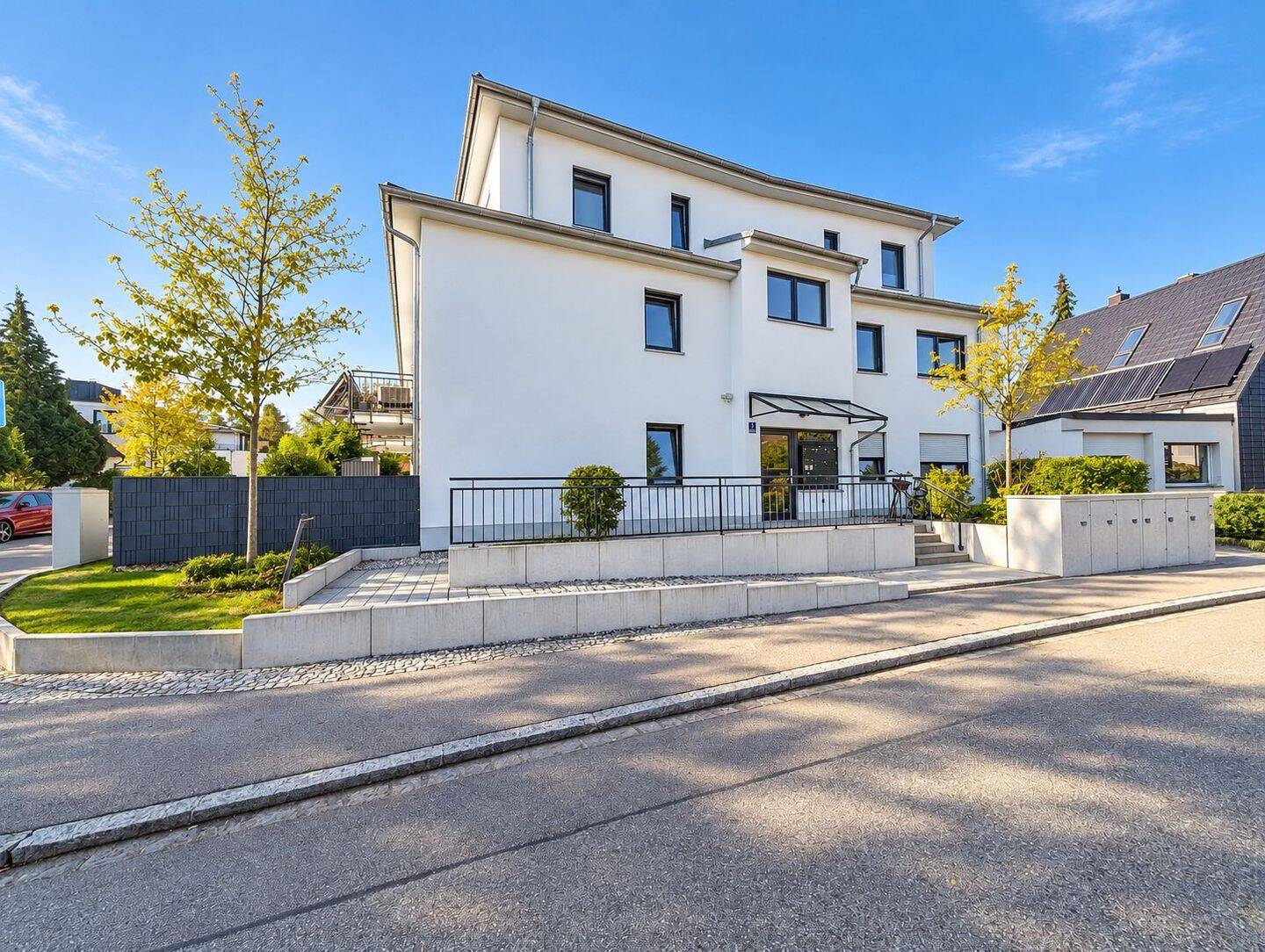Modernes Wohnen in Bestzustand – 3 Zimmer mit sonnigem Balkon, 81477 München (Thalk. Obersendl.-Forsten-Fürstenr.-Solln)