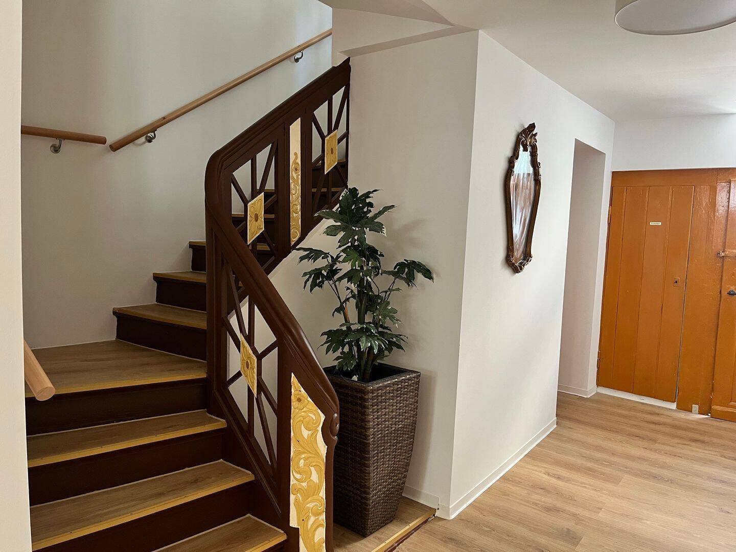 Renovierte 3-Zimmer-Altbauwohnung mit neuer Einbauküche im Eisenacher Zentrum, 99817 Eisenach