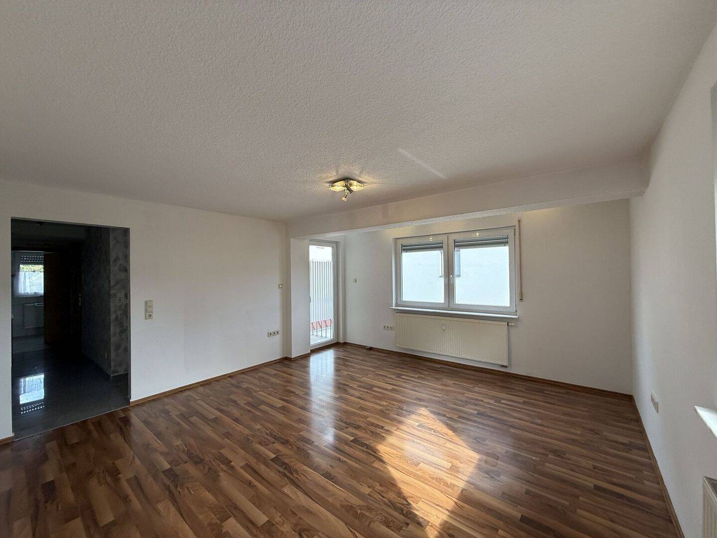 ** Moderne Maisonettewohnung mit 3,5 Zimmern und 2 Balkonen in Neckarelz **, 74821 Mosbach