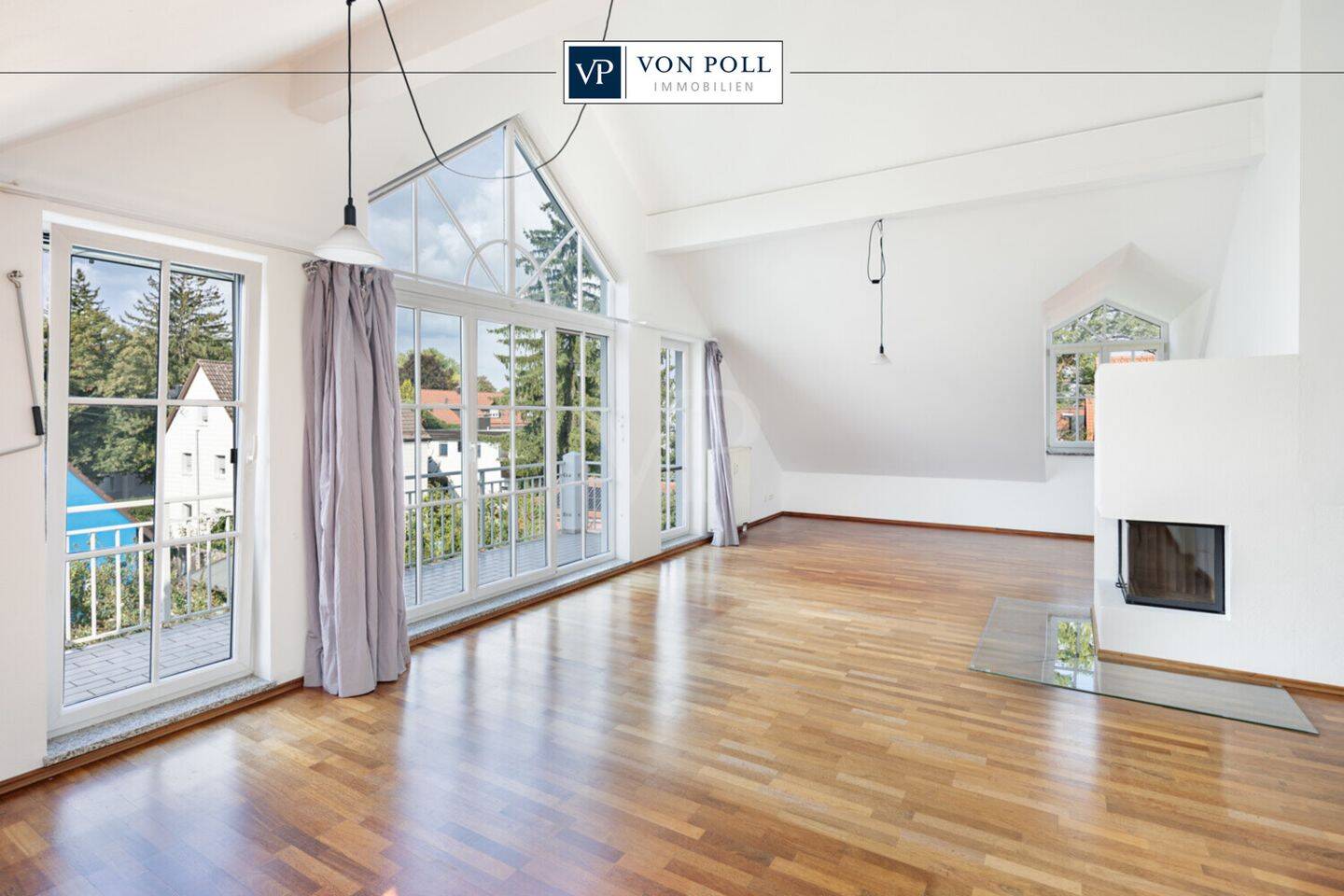 Stilvolle 4-Zimmer-Dachgeschosswohnung mit außergewöhnlicher Raumhöhe, 80999 München (Allach-Untermenzing)