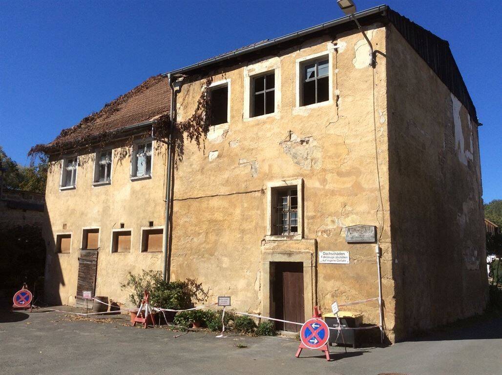 Sanierungsprojekt mit Baugenehmigung – ca. 294 m² Wohnfläche für 39.000 €, 96260 Weismain