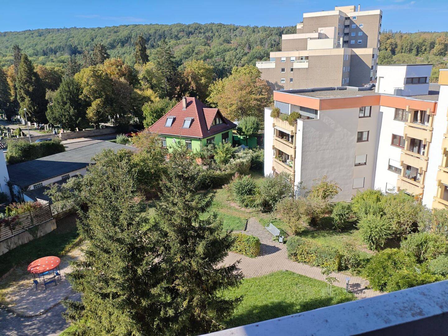 Erstbezug nach Sanierung: Moderne 3-Zi.-Wohnung in Botnang mit EBK (inklusive) & Grünblick, 70195 Stuttgart (Botnang)