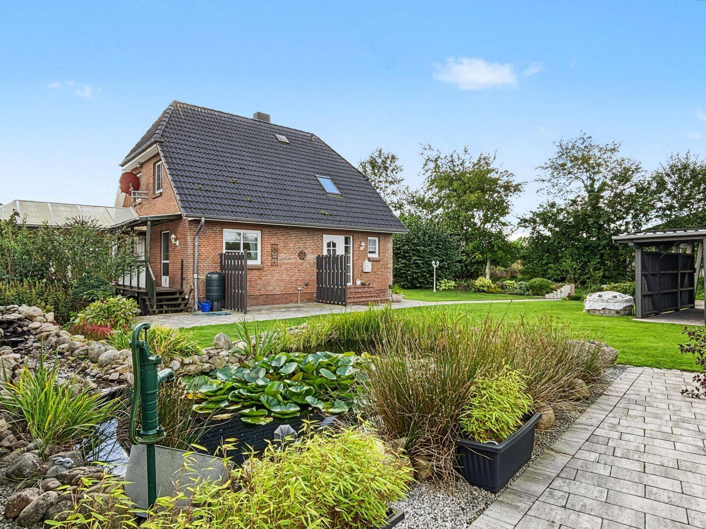 Platz für die ganze Familie: Wohnparadies mit Wintergarten, Sauna und Einliegerpotenzial in Wanderup, 24997 Wanderup